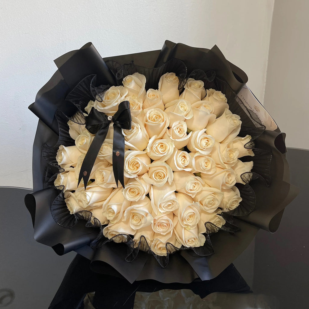 Pearl Signature (25 Roses)