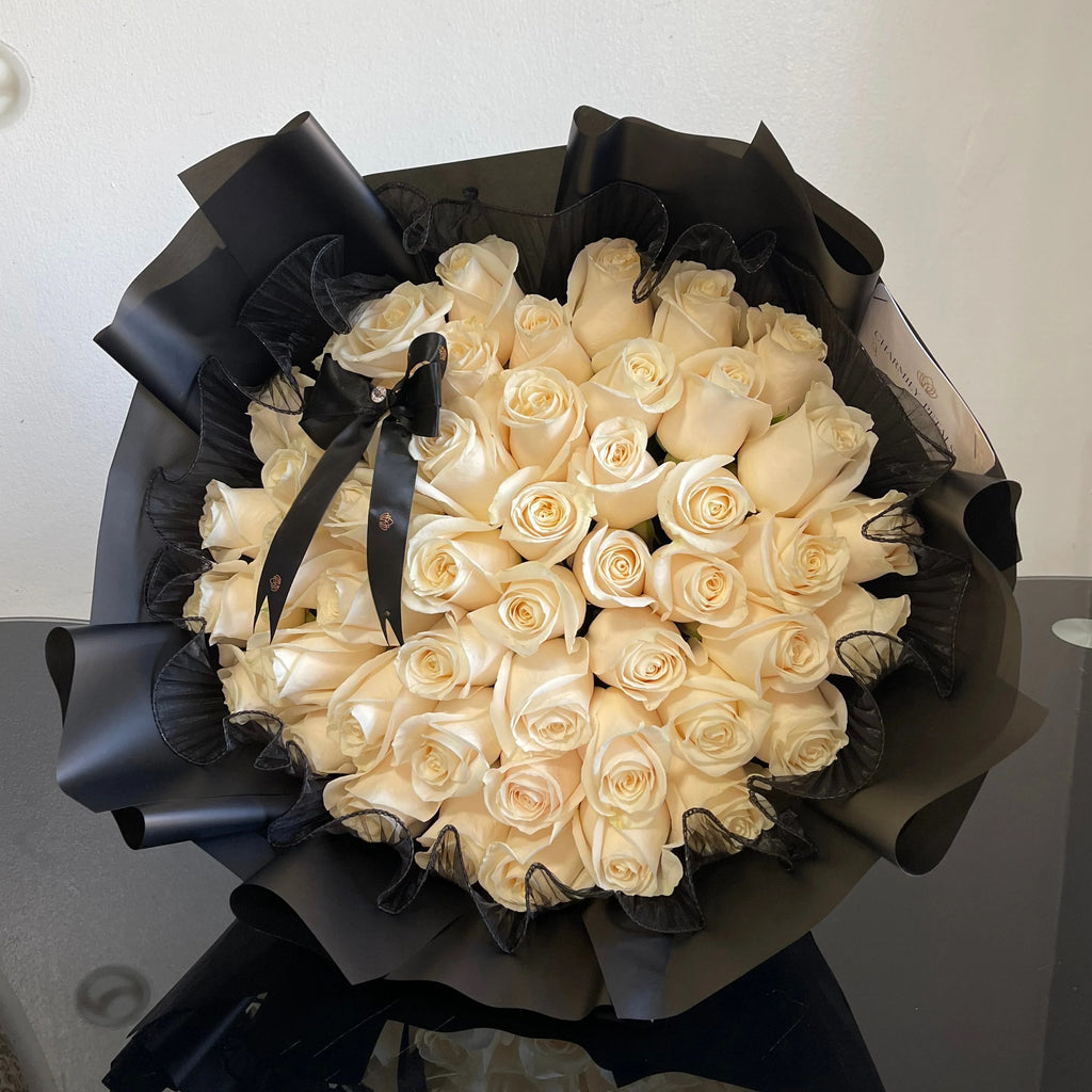 Pearl Signature (25 Roses)